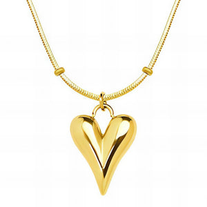Love's Radiance: 18K Gold Hearts Necklace That Sparkles with Style