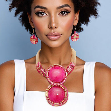 Pendant Round Fuchsia Resin and Wire Necklace